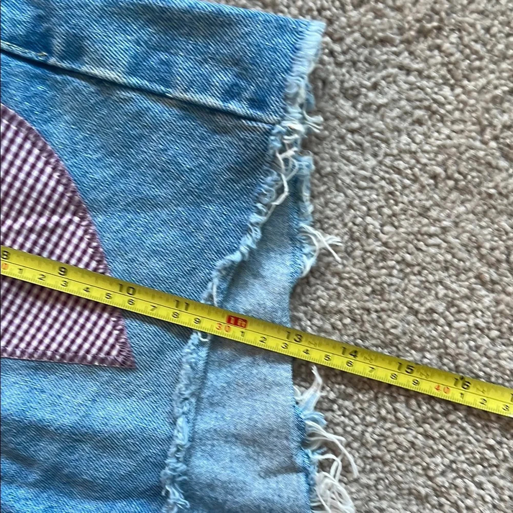 Levi's Blue Jean Shorts with Pink Heart Patch - Picture 6 of 6